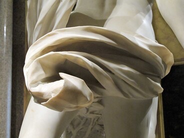 Gianlorenzo Bernini, Apollo e Dafne, 1622-1625. Particolare della veste di Apollo. Galleria Borghese, Roma, Italia