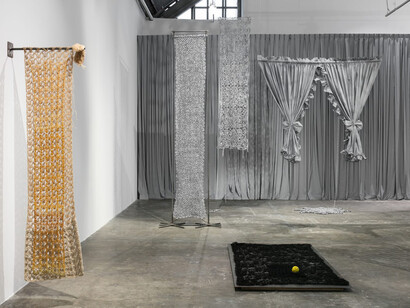 ektor garcia, kortinas, exhibition view. Courtesy of Mendes Wood DM