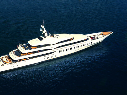 Giga Yacht