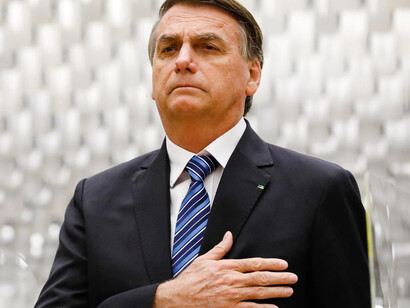 Jair Bolsonaro es un militar retirado y político brasileño, que se desempeñó como el 38.º presidente de la República Federativa del Brasil desde el 1 de enero de 2019 hasta el 1 de enero de 2023