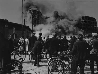 Stabilimento FIAT Lingotto, via Nizza, Torino. Effetti prodotti dai bombardamenti dell'incursione aerea del 29 marzo 1944. © Archivio Storico della Città di Torino/Archivio Storico Vigili del Fuoco