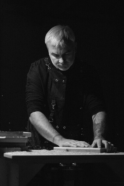 A pesar de sus múltiples ventajas, esa misma tecnología que empodera a unos, expone brutalmente a otros a un mundo de privilegios inalcanzables