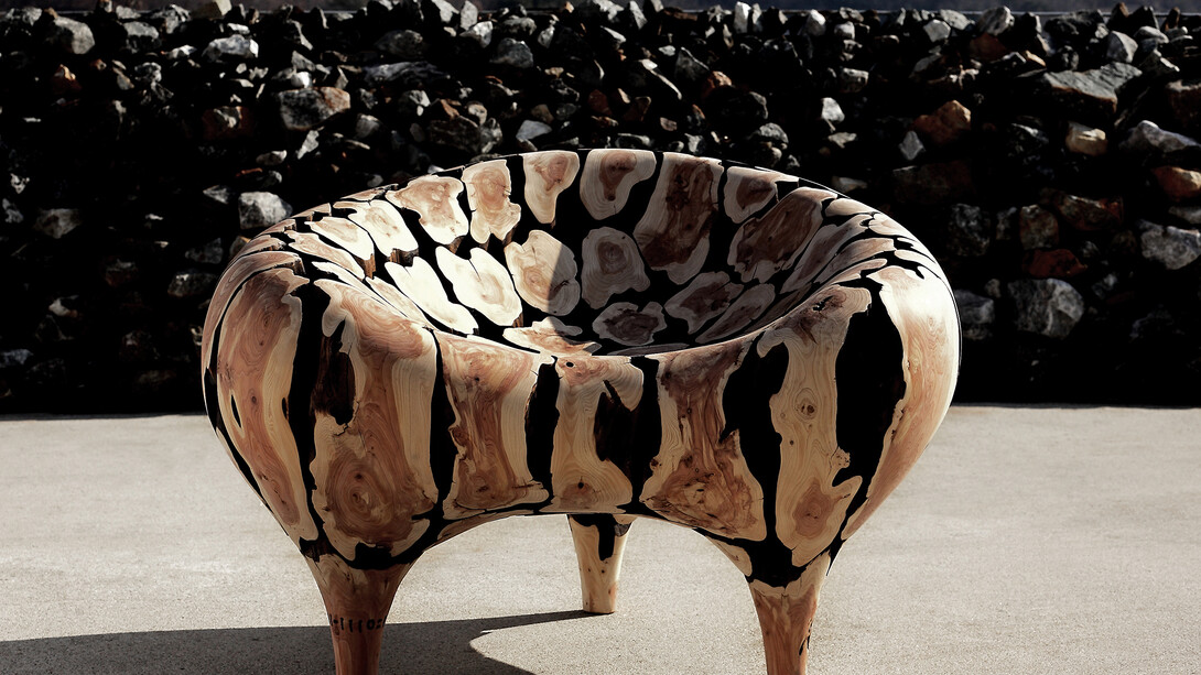 Lee Jae Hyo, 0121-1110=115016, 2014, Juniper wood, 67 x 94 x 81 cm - 26.4 x 37 x 31.9 in. Courtesy Opera Gallery