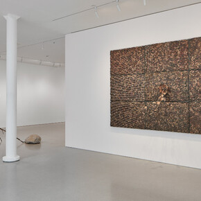 Leaves of Bronze. Courtesy of Gagosian Gallery