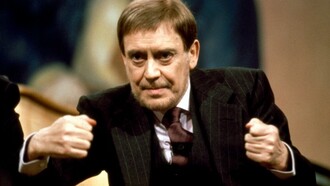 Carmelo Bene è stato un attore, regista, drammaturgo, filosofo, scrittore e poeta 