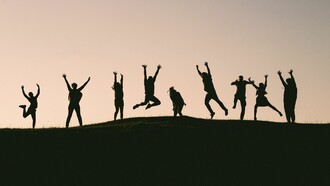 Rinominare lo stadio evolutivo in cui ci troviamo e passare da homo sapiens a homo stultus