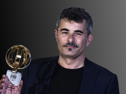  Le sue opere affrontano spesso tematiche universali come i rapporti interpersonali, il destino e le scelte morali