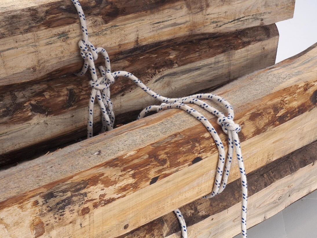 Karsten Födinger, Neutral Buoyancy Lab, detail, 2015, wood, logs, concrete, rope, 250 x 310 x 80 cm, Cabinet, Milano, Courtesy Artist and Cabinet Milan, Photo Filippo Armellin
