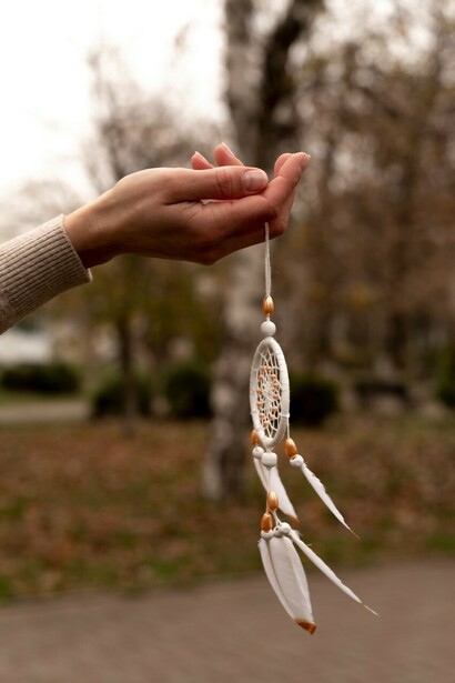 Lo verdaderamente político de lo espiritual no está en la calma, sino en la posibilidad de habitar la incomodidad sin maquillarla