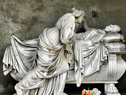 Statues in a family tomb