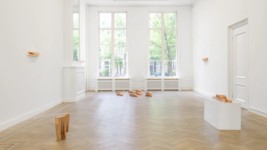 Lucy Skaer, Ingots and adaptations, exhibition view. Courtesy of GRIMM Gallery