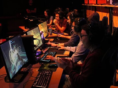 Image taken during the January 2018 Varsity matchup between Imperial College London and University College London, where both teams competed in Overwatch 6v6 using RAZER and DinoPC equipment