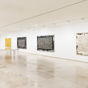 Hernández Pijuan, Llaurats, vista de exhibición. Cortesía del Museo Patio Herreriano