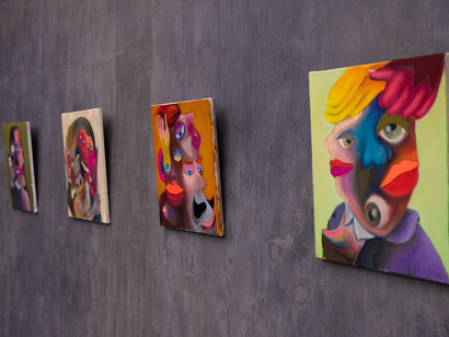 Armin Boehm, Im spiegel verloren (lost in the mirror), exhibition view. Courtesy of König Gallery