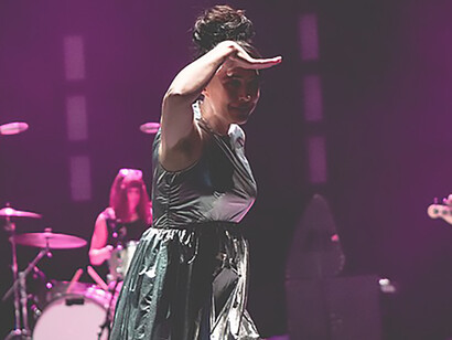 In 2019, the legendary punk rock ensemble Bikini Kill, originating from Olympia, Washington in October 1990, took to the stage once again. Led by vocalist Kathleen Hanna, and comprising guitarist Billy Karren, bassist Kathi Wilcox, and drummer Tobi Vail, their performance resonated with audiences, showcasing their enduring influence in the punk scene