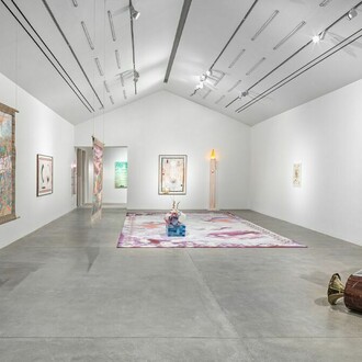 Various artists, An uncommon thread, exhibition view. Courtesy of Hauser & Wirth 