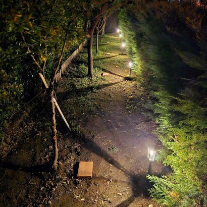 Armida Gandini, Libri d’inciampo, sentiero degli alberi da frutto, Casa del Sole, Ceranesi (GE). Ph. Diego Santamaria