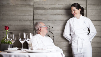 Elena Arzak fue la primera cocinera española galardonada con las tres estrellas Michelin