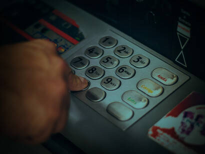 Si eres un banco puedes acordar créditos y hacer colocaciones a partir de un dinero que no tienes