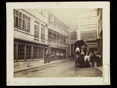 © William Strudwick, The George Inn, Borough, London, about 1865, Albumen print