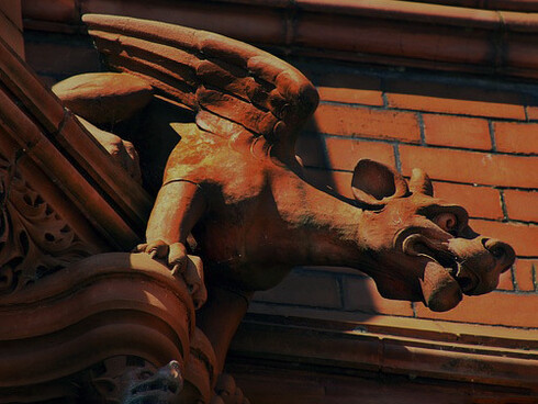 En la mitología clásica, monstruo imaginario que vomitaba llamas