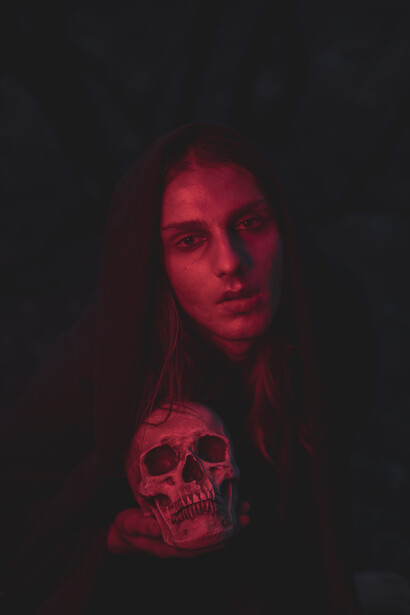 A Roberto le encantó saber que sus sospechas estaban bien fundadas y que ella era todo lo que pensó que sería. Tan pronto como entró en la estrella, Roberto logró distinguir la verdadera figura de su señor