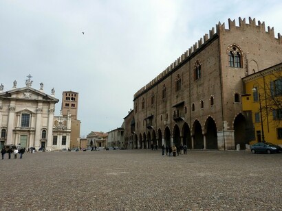 Mantova, Piazza Sordello