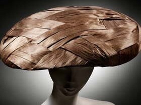 Hat, Simone Mirman, about 1955, London. Museum no. T.351-1985. © Victoria and Albert Museum, London