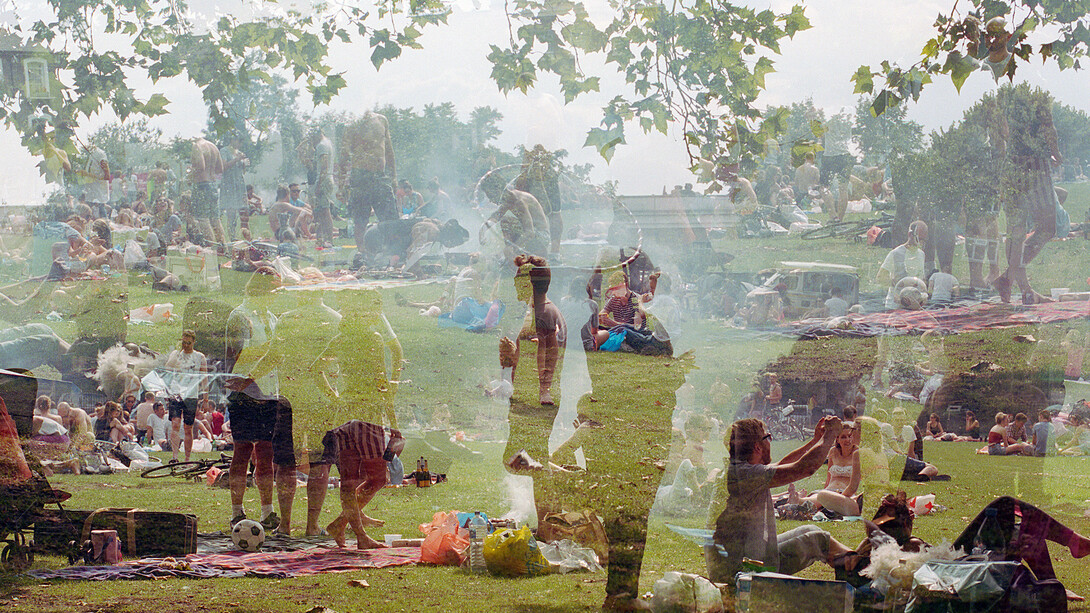 Simon Terrill, London Fields, 2015, C-Type Print, 140 x 79 cm, courtesy The Fine Art Society