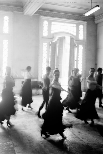 Dance Studio, Cuba, 1998. Credit: Patrick Demarchelier, A. Galerie   