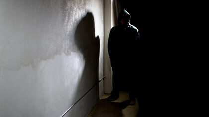 Stalker: not only famous people are victims of obsessive persecution