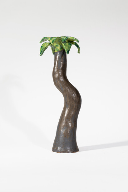 Maryam Yousif, Warped Palm Standing, 2023, glazed stoneware, 16x6x7 inches. Courtesy of the artist and The Pit Gallery