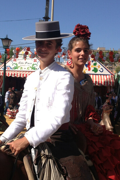 Feria de Abril de Sevilla. A caballo por el Real