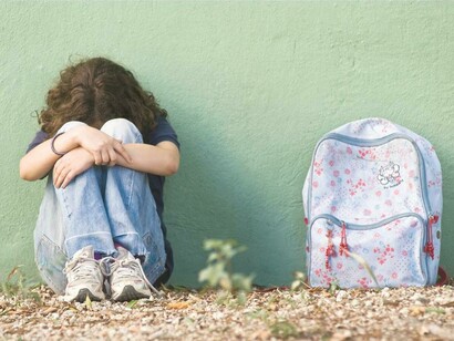 Una chica víctima de ciberacoso