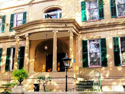 Owens-Thomas House & Slave Quarters, Savannah, Georgia, USA © Photo by Jane Ammeson