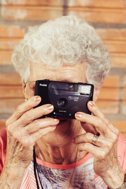 Trust and curiosity of the new elderly people