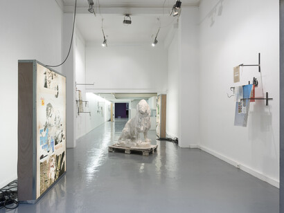 Iván Argote, Setting Up a System, 2015, ©Roberto Ruiz