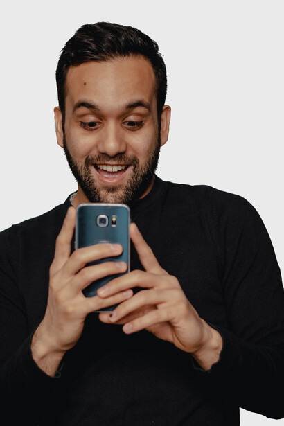 In video-calls on your mobile device, to save energy, first try connecting with a cable, then Wi-Fi, rather than mobile networks