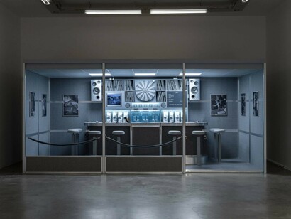 Nick Doyle, Business, pleasure, pressure, release, vue de l'exposition. Avec l'aimable autorisation de Perrotin