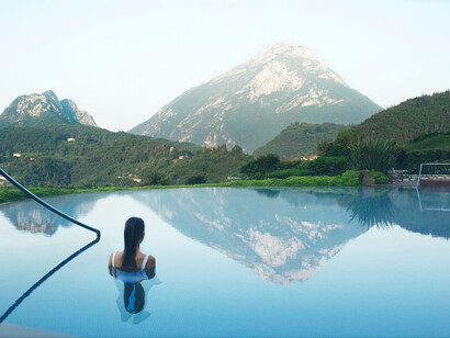 View of the mountains behind