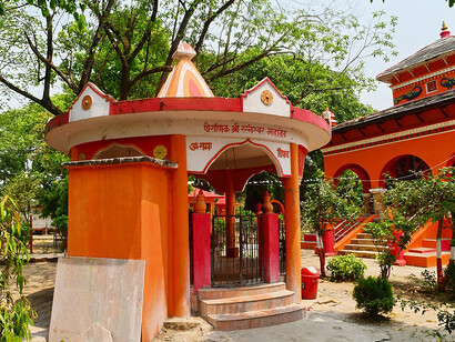 The Ratneshwar Mahadev Temple, located in Chaughara within the Ghorahi Sub-Metropolitan City of Dang District, is part of the famous Goraksha (Ratnanath or Chaughara) Temple complex