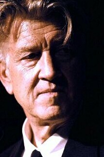 Si bien la obra de David Lynch no es para conservadores ni mexicanos de edad, salvo "El hombre elefante", hay que reconocer el gran trabajo que realizó además de su cine con su manera misma de enfrentar la vida