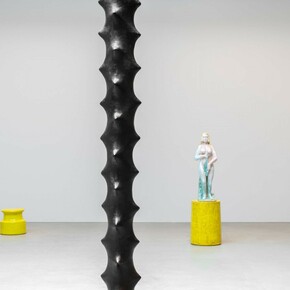 Johan Creten, Exhibition view. Courtesy of Almine Rech Gallery