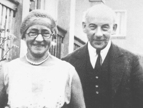 Victor Klemperer de origen judío, contrajo matrimonio en 1906 con Eva Schlemmer