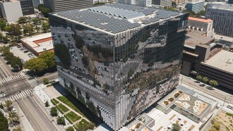 The United States Federal Courthouse in Los Angeles, California, United States, symbolising the use of high-performance building envelopes to improve energy efficiency in dense cities