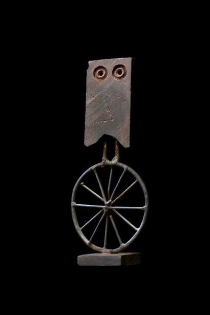Eppur si muove, h. 13 cm, 2017