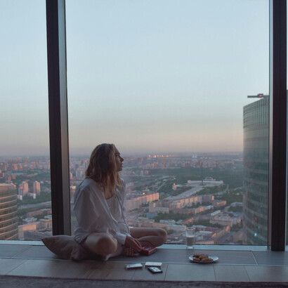 Reflexão. olhe para você e veja o que tem ao seu entorno tudo o que você tem, o que precisou para chegar até onde chegou e agora separe os melhores remédios para te acompanhar nesta nova fase de amor-próprio