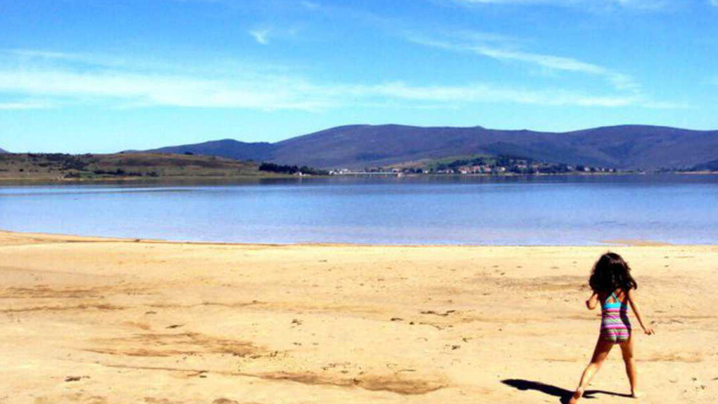 Playa del embalse del Ebro (Burgos)