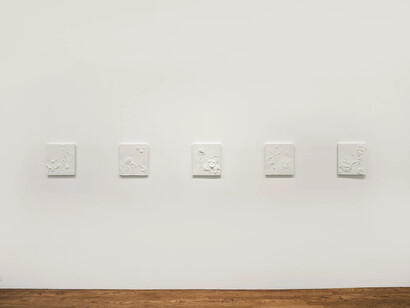 Tim Noble, Happy land, exhibition view. Courtesy of Palo Gallery