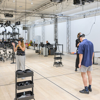 Jordan Wolfson, Little room, ausstellungsansicht. Mit freundlicher genehmigung der Fondation Beyeler